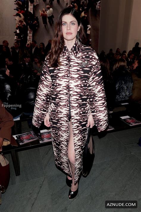 Alexandra Daddario Sexy Shows Off Her Hot Legs At Tory Burch Fashion Show In New York AZNude
