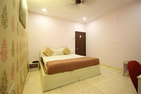 Hotel Poonam Palace Ahmedabad