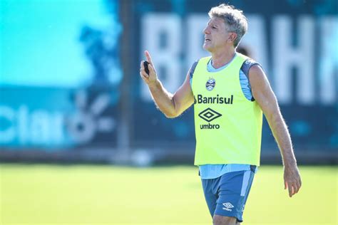 Renato Portaluppi Comanda Treino Do Grêmio Com Foco No Clássico De Domingo