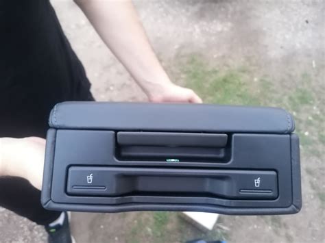 Задний подлокотник с подстаканниками в ауди а6 с6 — Audi A6 (C6), 3 л ...