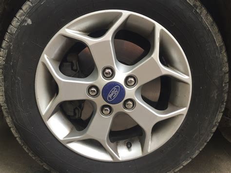 Куплю шильдик на диск! — Ford Focus Sedan II, 1,8 л, 2009 года ...