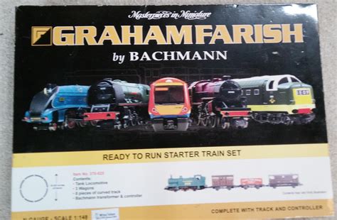 A Graham Farish By Bachmann N Gauge Ready To Run Starter Train Set With