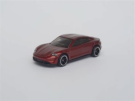 Matchbox Memories Hot Wheels Porsche Taycan Turbo S