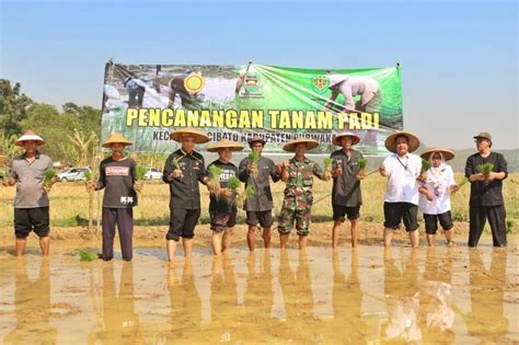 Pemkab Purwakarta Selamatkan Lahan Pertanian