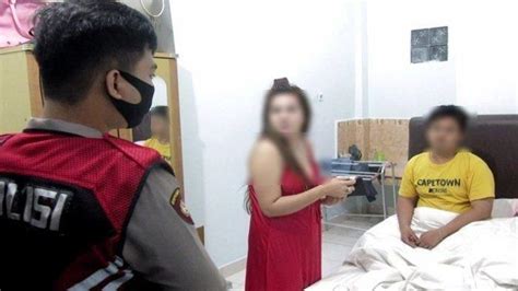 Tante Dan Ponakan Digerebek Di Dalam Kamar Penginapan Tak Berkutik