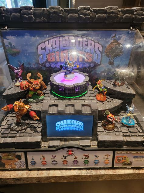 Awesome Giants Video Retail Display Found in Saskatchewan Canada : r