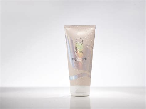 Gillette Venus Pubic Hair Skin Gentle Scrub To Trim The Bikini Line