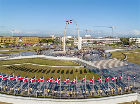 MIDE rindió homenaje a la bandera y próceres de la independencia