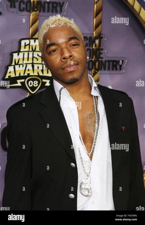 Sisco Singer Blonde Hair