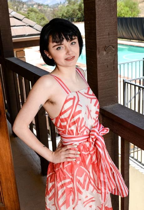 Short Hair Photos Nude And Hairy