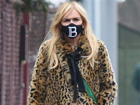 Monika Olejnik pokazała zdjęcia w bikini Przy Pani to nawet kamienie miękną