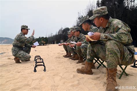 直击东部战区练兵备战现场 陆地猛虎变身海上蛟龙