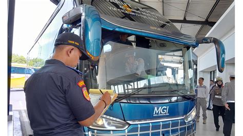 Sopir Bus Di Garut Tiba Tiba Diperiksa Laporkan Jika Ada Yang