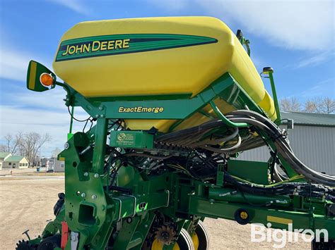 John Deere Nt Exactemerge R Planter Bigiron Auctions