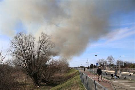 Wielka Chmura Dymu Nad Warszaw Co Si Dzieje Super Express