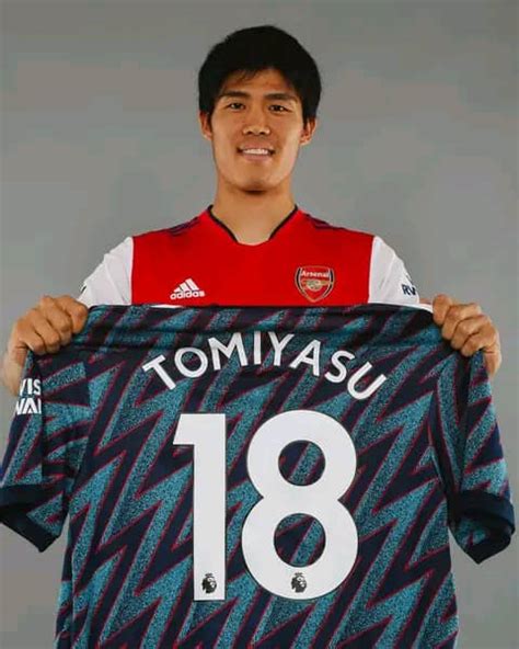 Takehiro Tomiyasu Signs New Arsenal Contract The News Chronicle