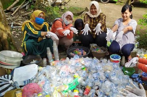 Pengolahan Sampah Desa Selasari Jadi Wisata Edukasi Mercusuar Co