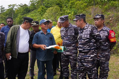 Pj Gubernur Bahtiar Tinjau Lahan Hibah Warga Untuk Pembangunan Pos