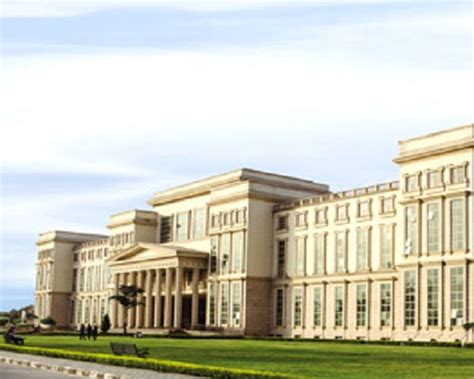 Amity University Lucknow: Courses, Fees, Facilities