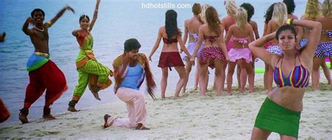 INDIAN ACTRESS NAYANTHARA HOT BIKINI SHOW PHOTOS IN VILLU