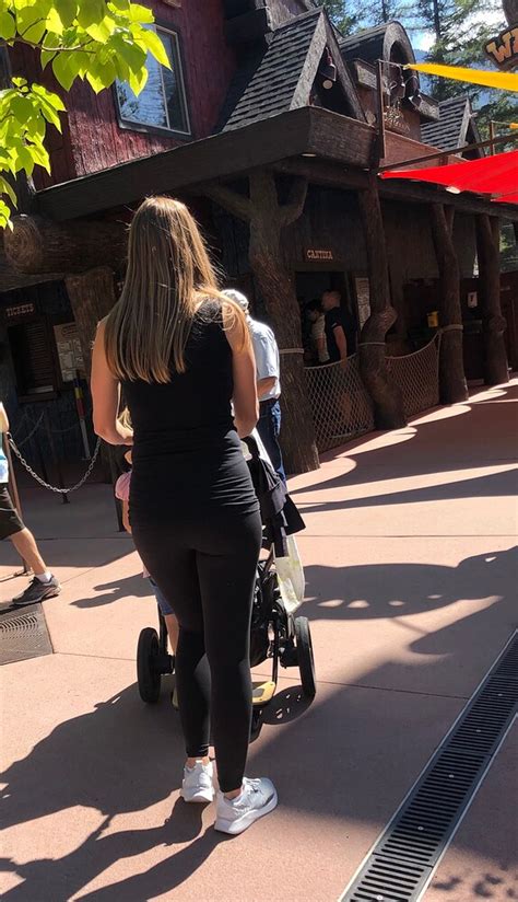 Another MILF At The Amusement Park Spandex Leggings Yoga Pants Forum