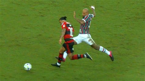 FELIPE MELO É EXPULSO APÓS FALTA EM GABIGOL ÁRBITRO DARONCO CONSULTOU