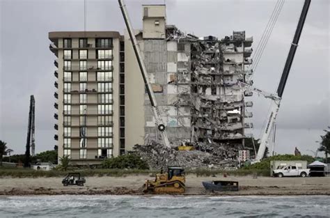 Suben A Los Muertos Por El Derrumbe Del Edificio De Miami Y Ordenan