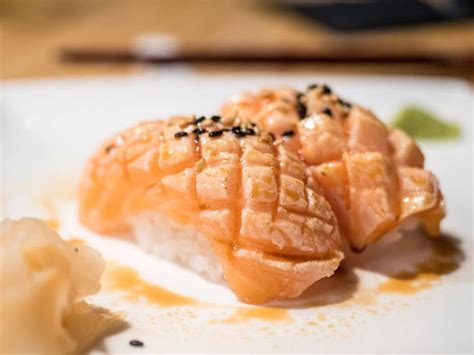 Nigiri De Salmon Flambeado Nigiri Fish And Seafood Food