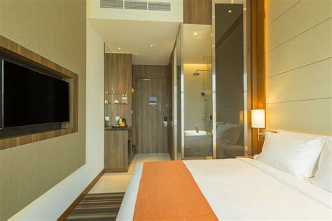 Queen Bed Room With Free Express Start Breakfast And Free Wi Fi Access