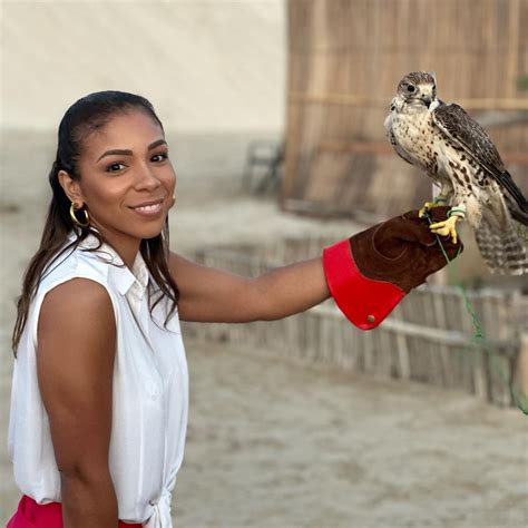 Belle Silva Mulher De Thiago Silva Mostra Momentos Como Turista No