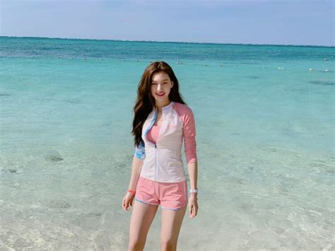 5 Hot Sexy Kim Do Yeon Bikini Pics