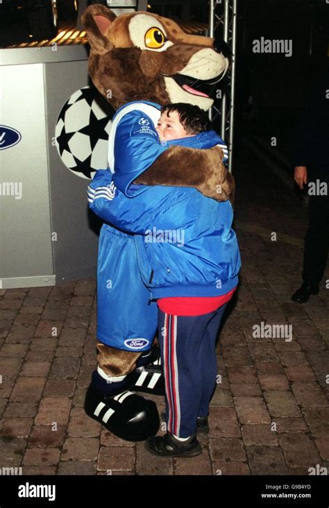 Ford mascot hugs a young chelsea fan hi-res stock photography and images - Alamy