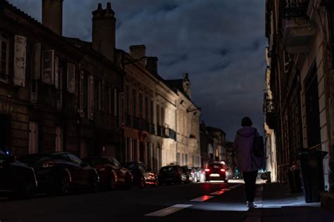 Bordeaux Un Homme Blessé à Coups De Couteau