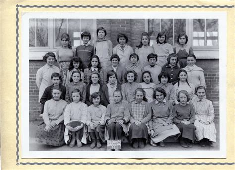 Photo De Classe Fin D Etudes E Ann E De Ecole Delphine Gay Copains D Avant