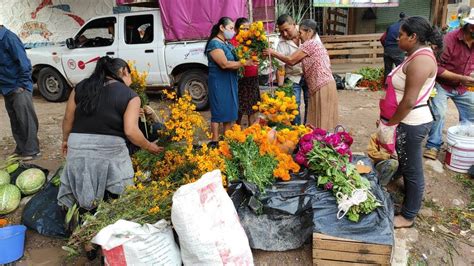 El Jale De Tlapa De Comonfort Guerrero Venta De Flores Para El D A