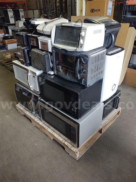 Pallet Lot Of Misc Small Scrap Appliances And Miscellaneous Govdeals