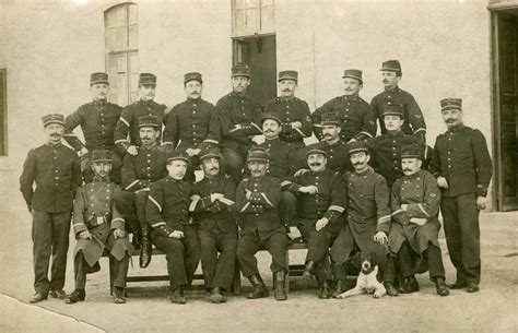 Un Groupe De Sous Officiers Du E R Giment D Infanterie Cartorum