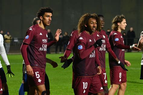 National Le Fc Metz S Incline Dans Le Derby Mosellan Socios Fc Metz