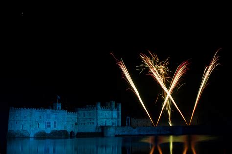 Leeds Castle Fireworks Display 2010 | Myles Noton – Blog