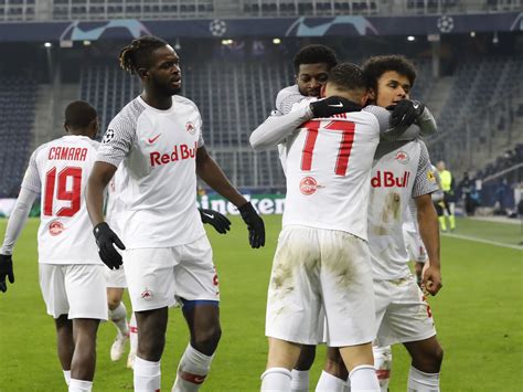 Fußball Salzburg im CL Achtelfinale gegen Hammerlos Liverpool VOL AT