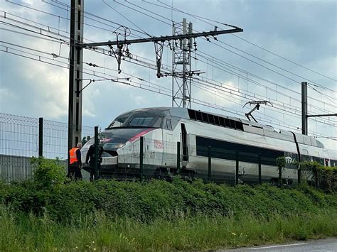 Bourgogne Un homme meurt percuté par un TGV avant la gare de Mâcon en