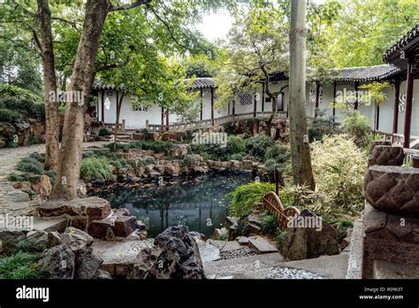 Suzhou garden, traditional architecture Stock Photo - Alamy