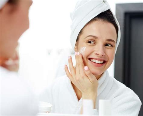 Things To Keep In Mind While Buying Moisturizer Cream Things To Keep In Mind While Buying