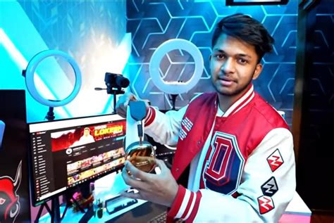 Lokesh Gamer Free Fire Id Monthly Earnings In Game Controls And More