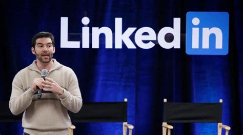 Linkedin Ceo Jeff Weiner To Step Down Mm News