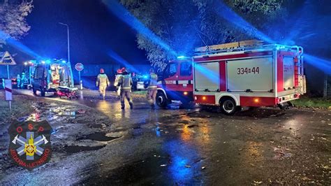 Wypadek W Jedlni Letnisku Samoch D Osobowy Zderzy Si Na Przeje Dzie