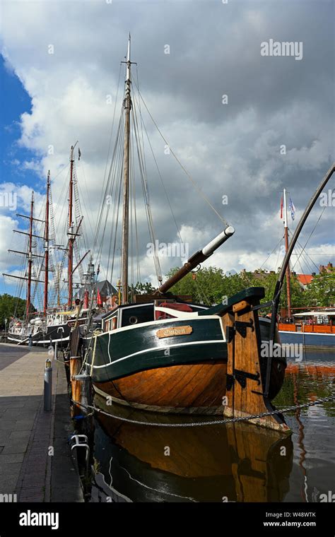 emden, niedersachsen/germany - 2019.07.17: the city centre of emden ...