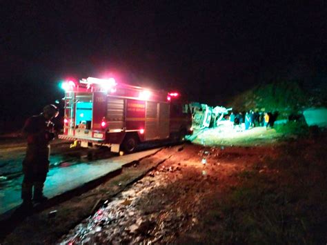 Carreta Que Transportava Cerveja Tomba E Gestante Morre Em Minas Gerais