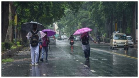 Bengal Weather সাগরে বাড়ছে ঘূর্ণাবর্ত বাংলার নয় জেলায় ভারী আর দুই জেলায় অতিভারী বৃষ্টির