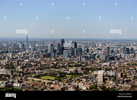 South west london aerial hi-res stock photography and images - Alamy